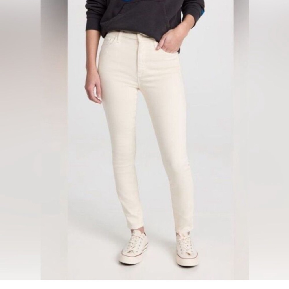 Mother denim. High waisted looker ankle jean. Ecru. Size 26